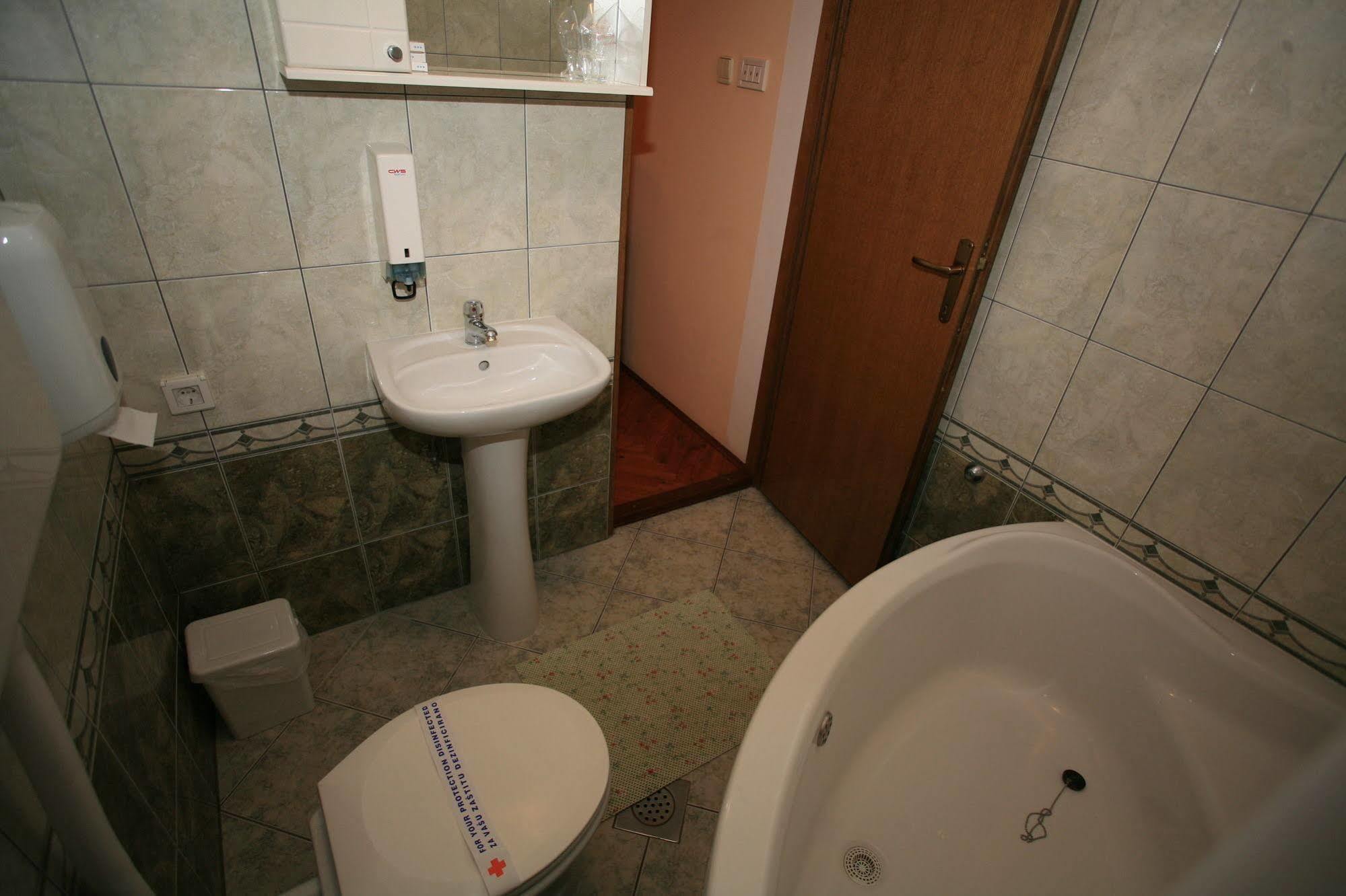 Apartments Vrata Baranje Билье Экстерьер фото